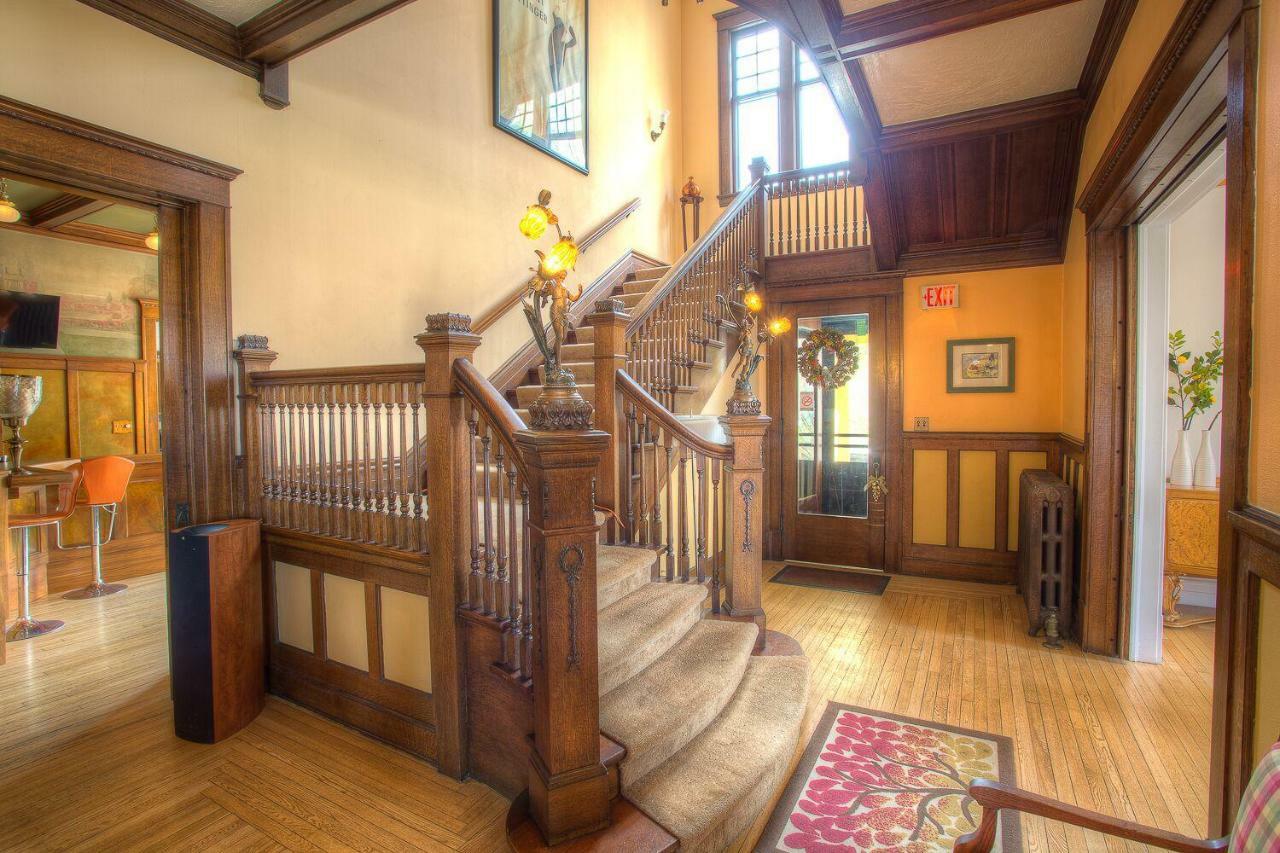 Lauerman House Inn Bed & Breakfast Marinette Екстериор снимка